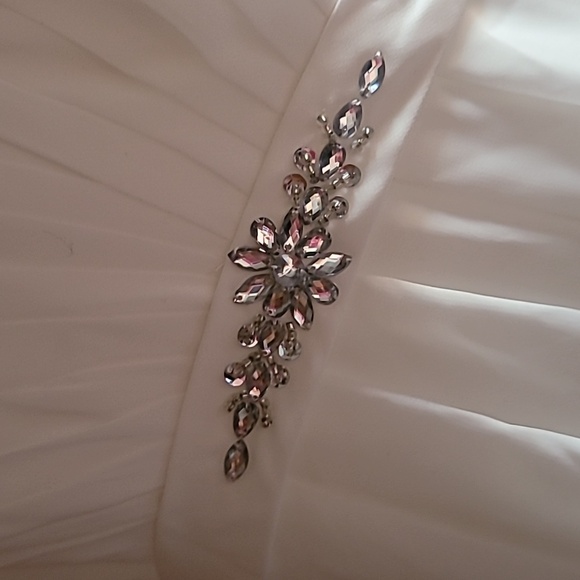 LanTing sz 14 Wedding Dress, New with Tags - Picture 2 of 16